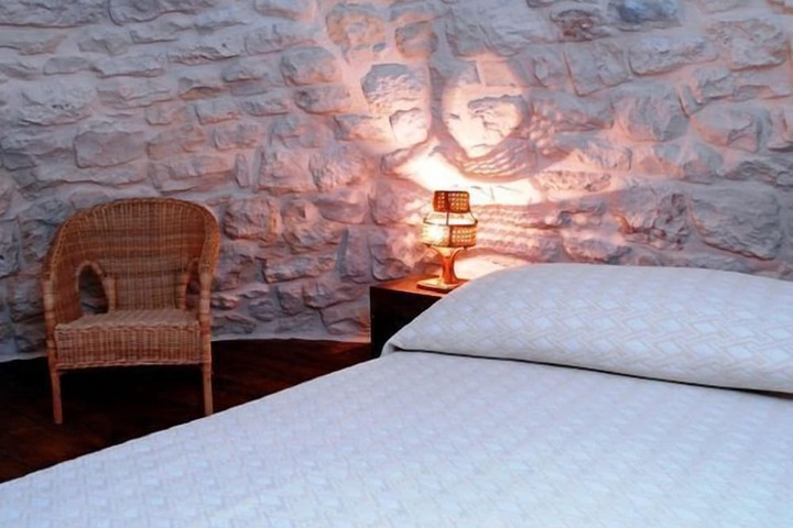 Room 10 of 72