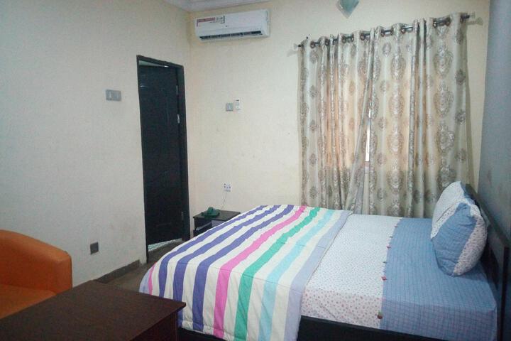 No 19 Hotel & Lounge