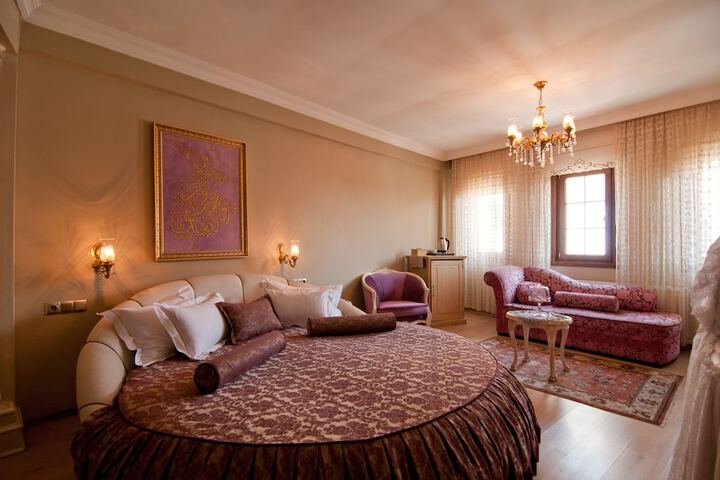 BLUE TUANA SUITE