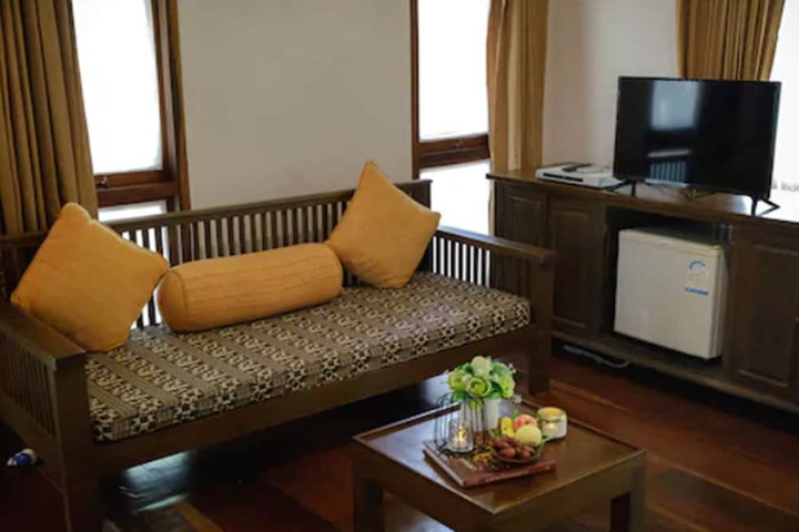 Room 9 of 51