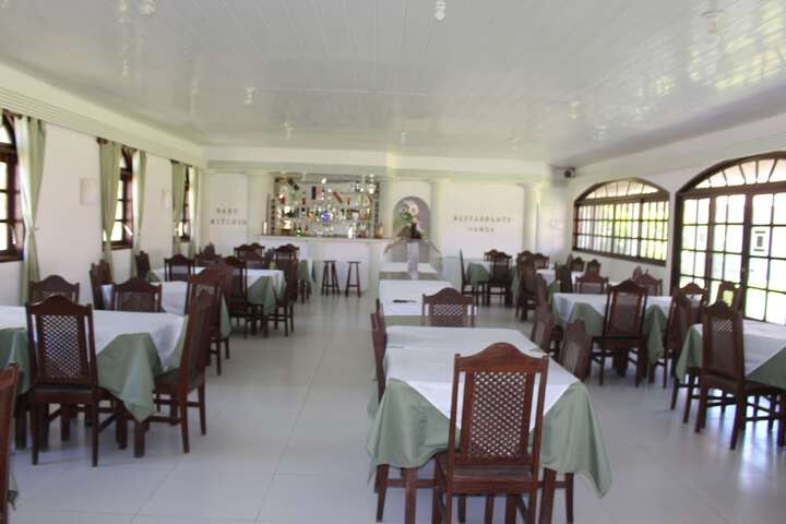 Dining 35 of 74