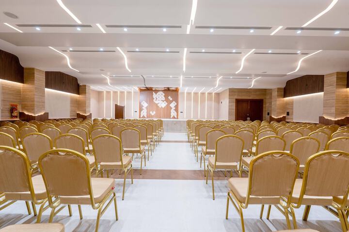 Ballroom/Hall 41 of 50