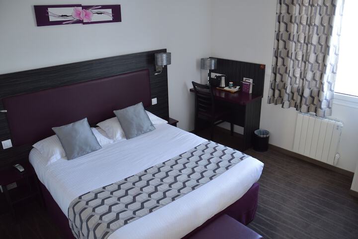 Room 3 of 53