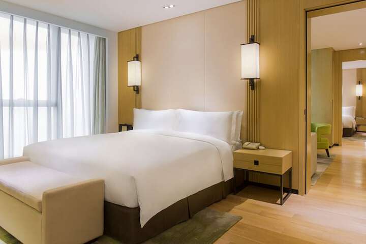 Room 6 of 48