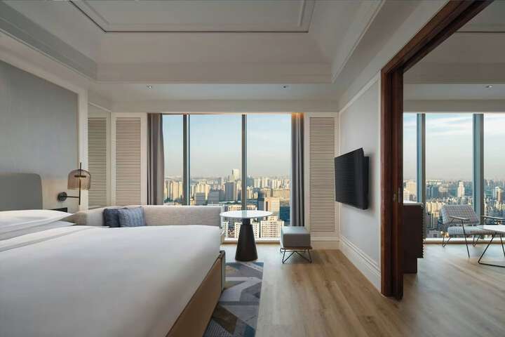Room 34 of 59