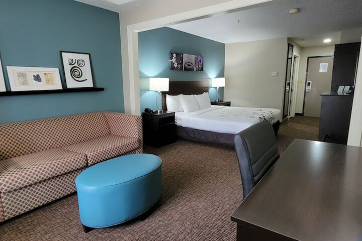 1 King Bed | (12 of 12)