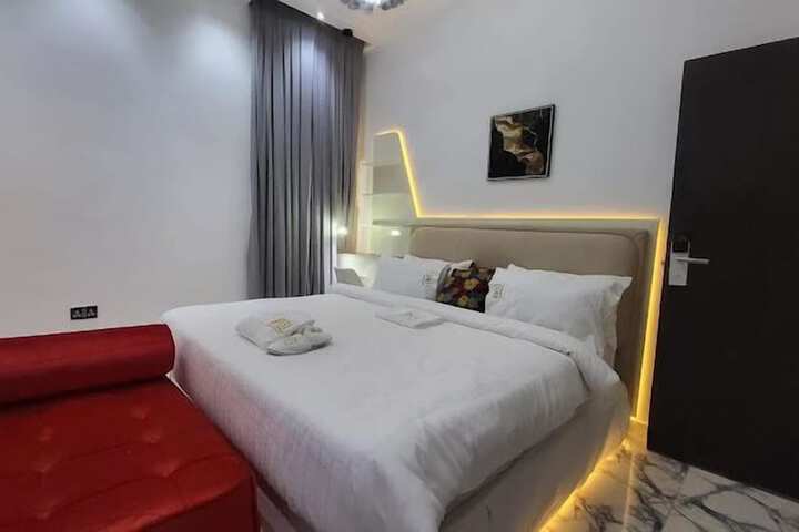 Room 4 of 48