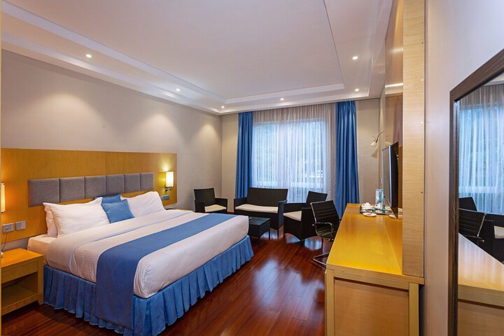 Room 9 of 51