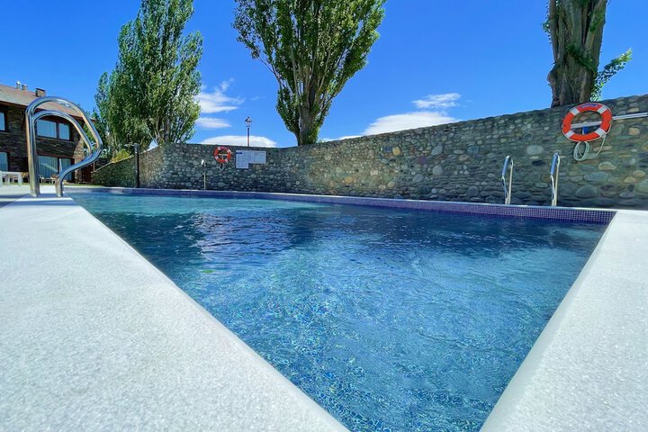 Pool 56 of 95