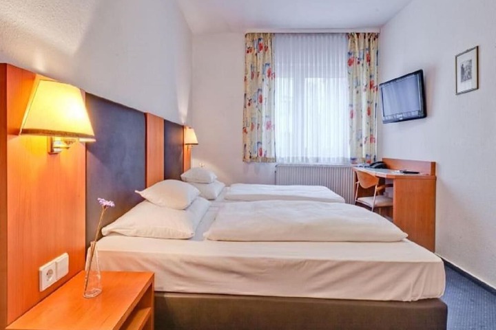 Room 6 of 21