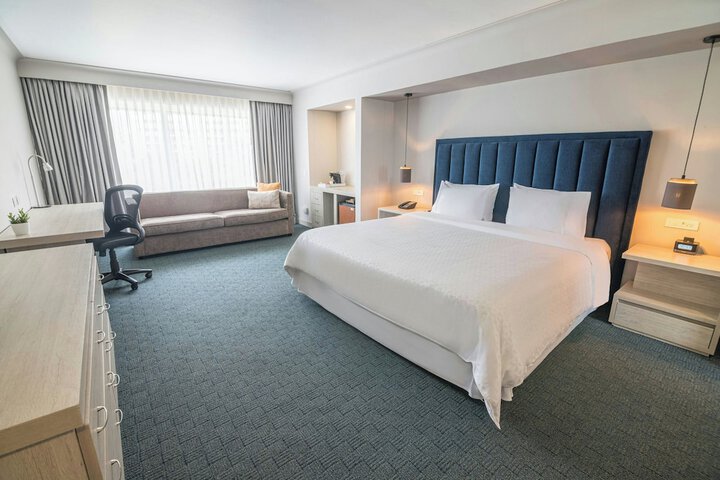 Room 6 of 43