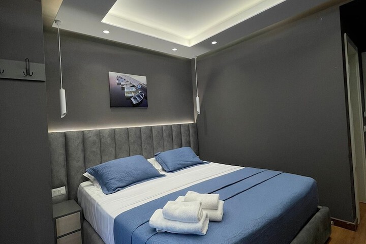 Room 7 of 35