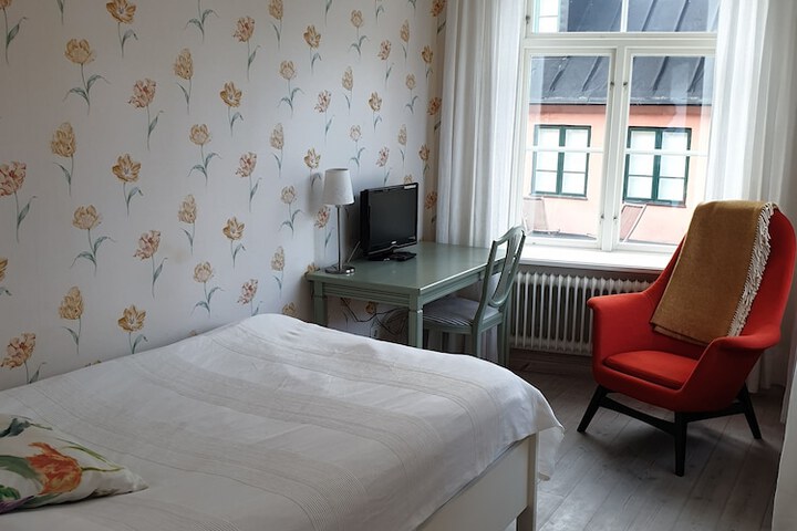 Room 43 of 83