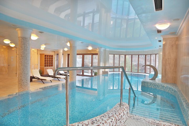 Pool 50 of 108