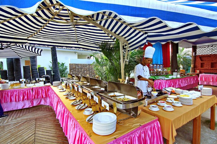 Dining 57 of 79