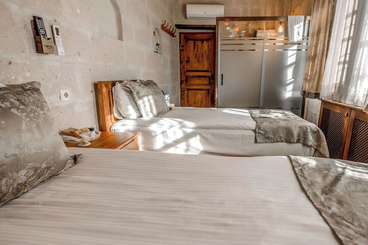 Room 28 of 67
