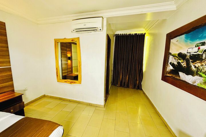 Room 13 of 51