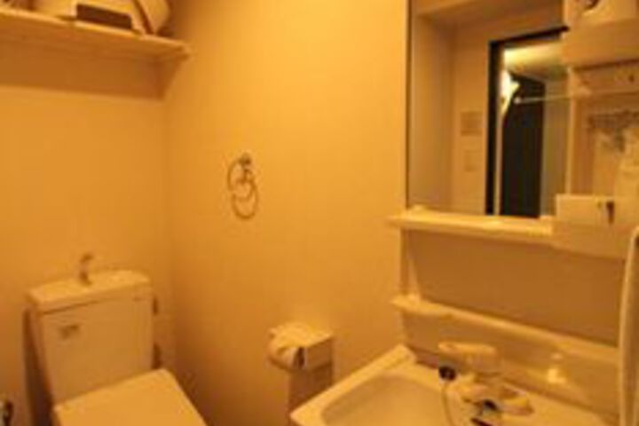Room 3 of 23