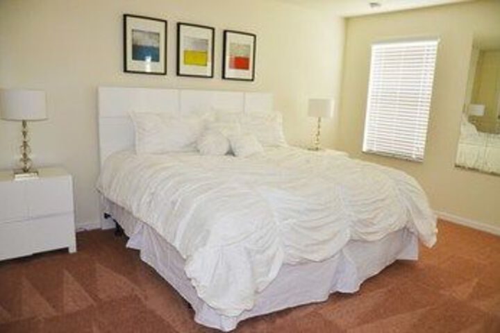Room 4 of 15