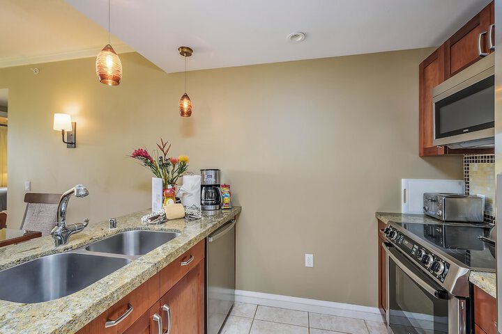 Honua Kai Konea 606 Partial Ocean View 2BR 1BA in Lahaina, HI