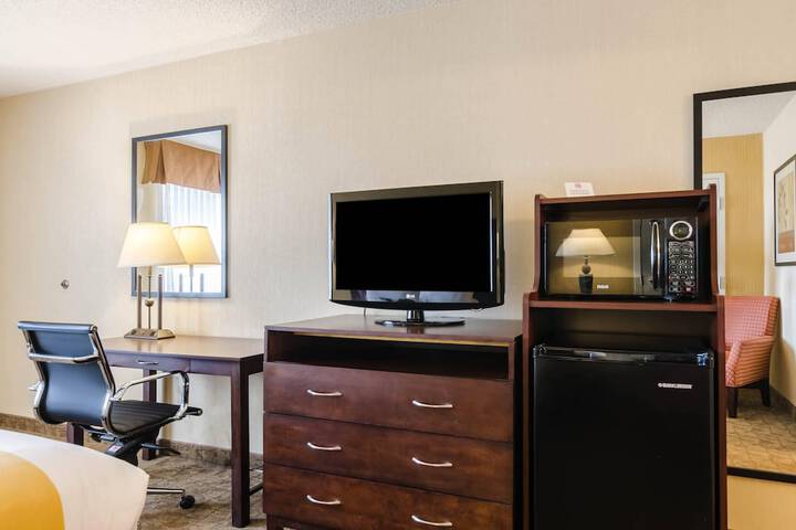 Room 11 of 28