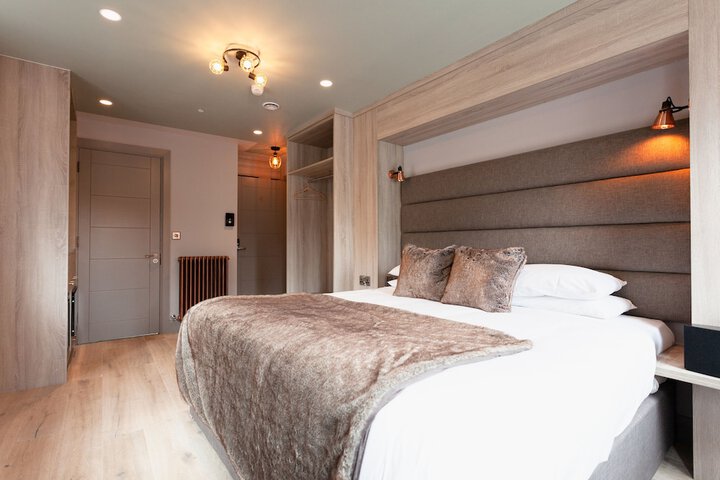 Room 3 of 35