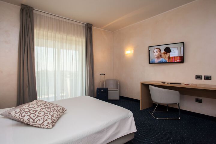 Room 16 of 70