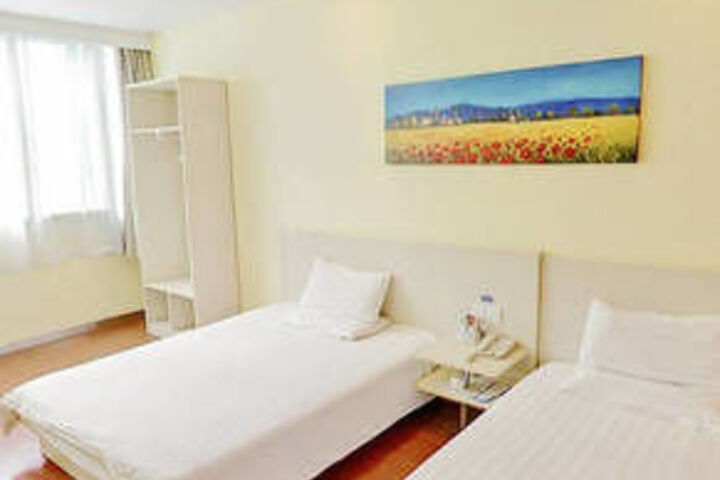 Room 5 of 21