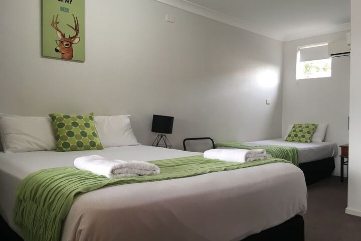 Room 10 of 34