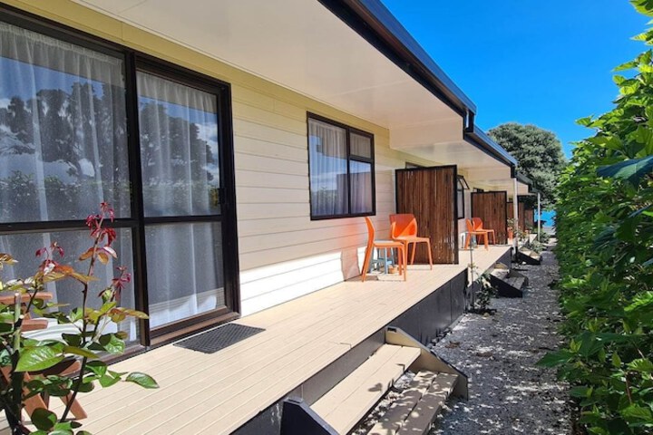 Sundeck 39 of 56