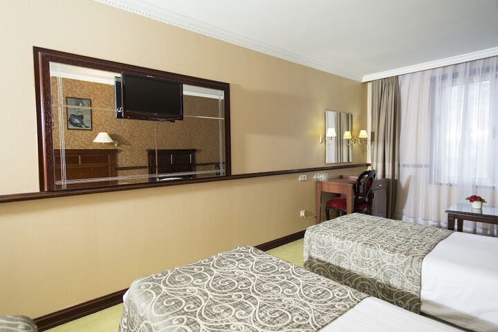 Room 46 of 114