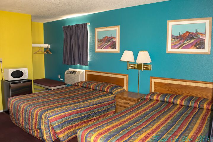 Room 4 of 33