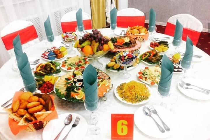 Dining 32 of 41