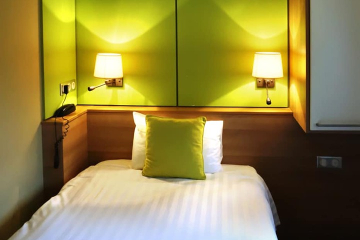 Room 12 of 46