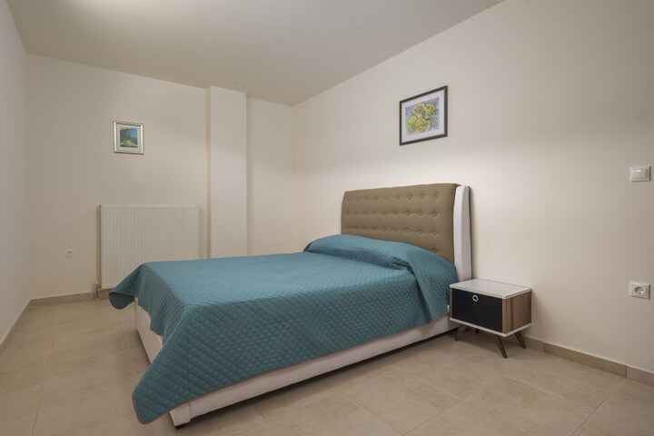 Room 13 of 72