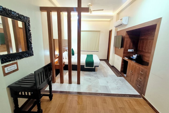 Room 5 of 71