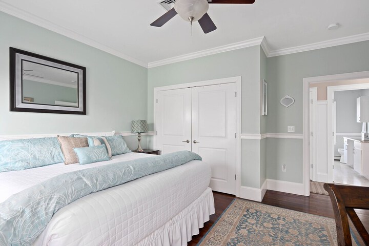 Room 3 of 25