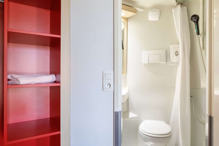 Room 14 of 25