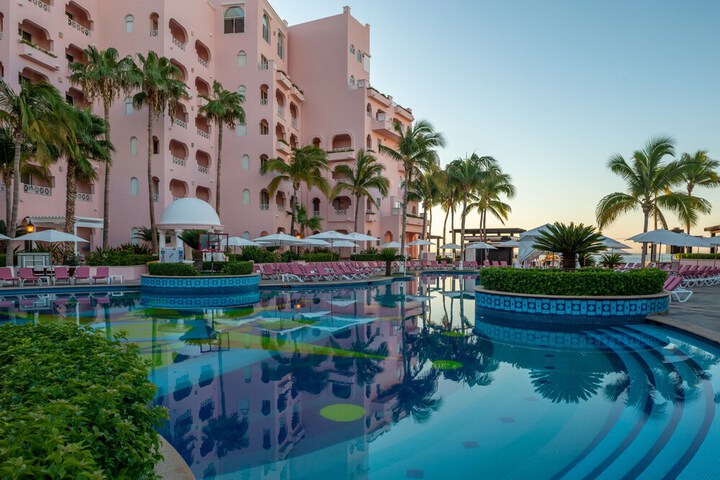 Pool Hotel