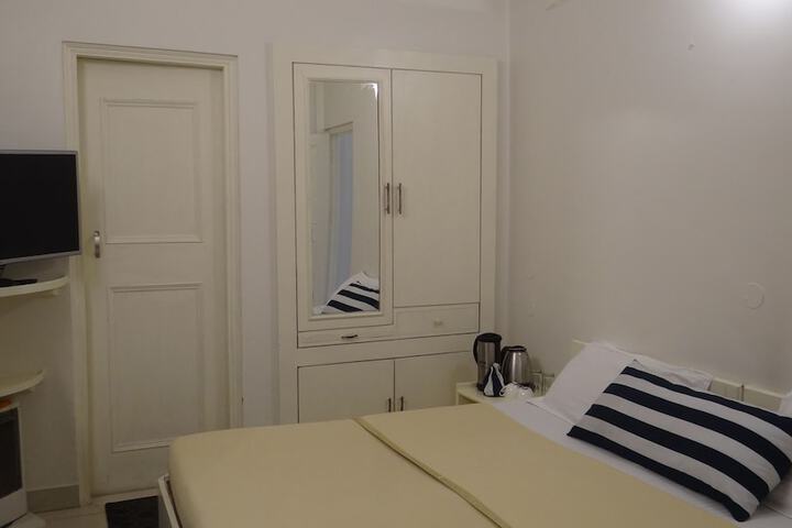 Room 43 of 113
