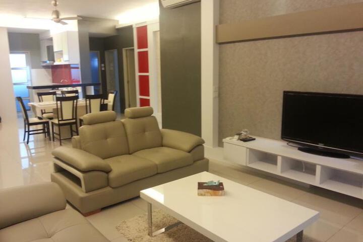 Room 4 of 5