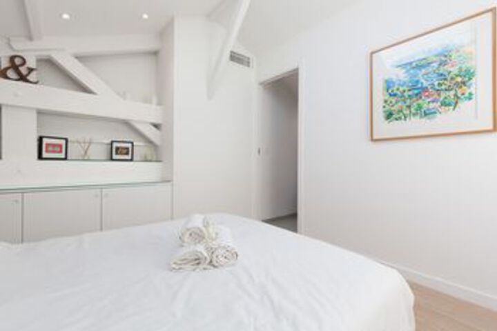 Room 9 of 21