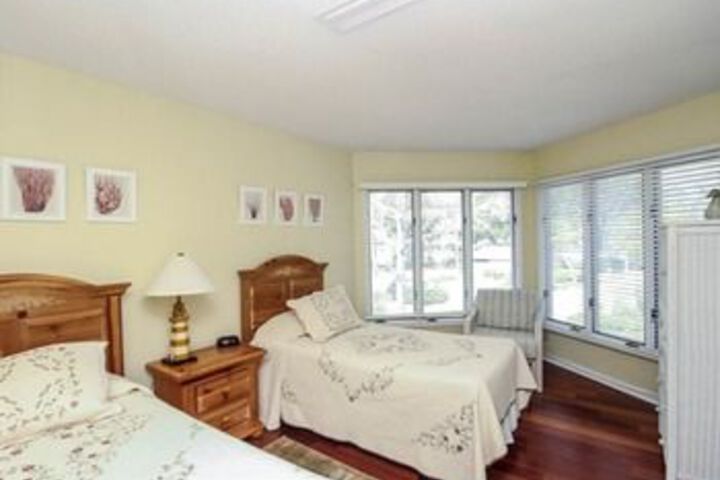 Room 10 of 29
