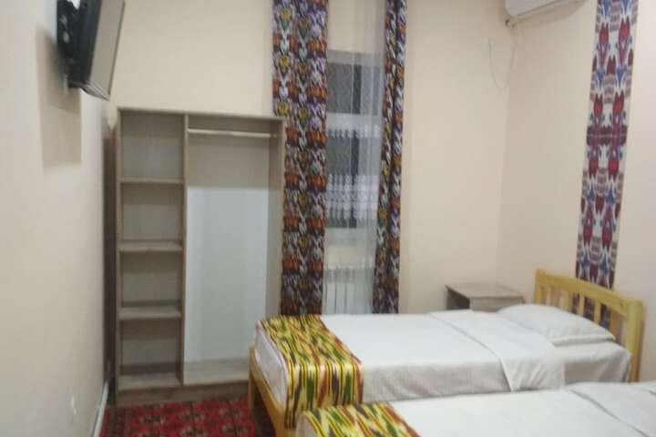 Room 6 of 13