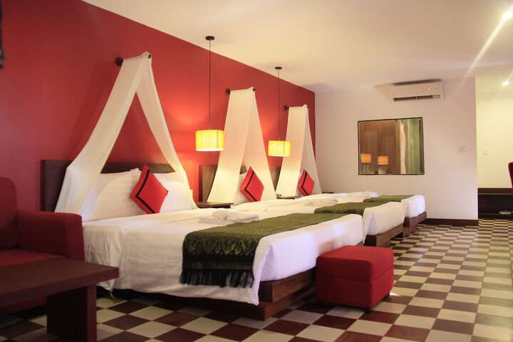 Room 18 of 97
