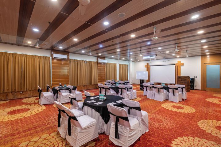 Ballroom/Hall 99 of 109