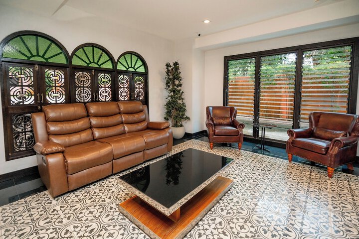Entrance & Lobby