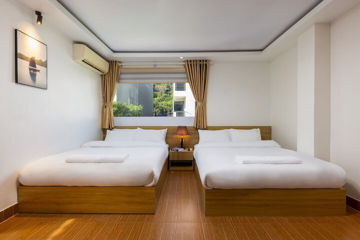 Room 5 of 40