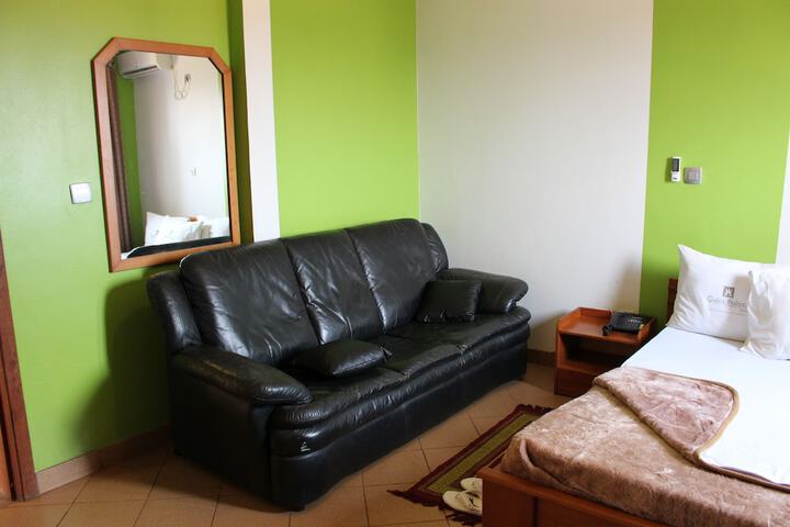 Room 5 of 42
