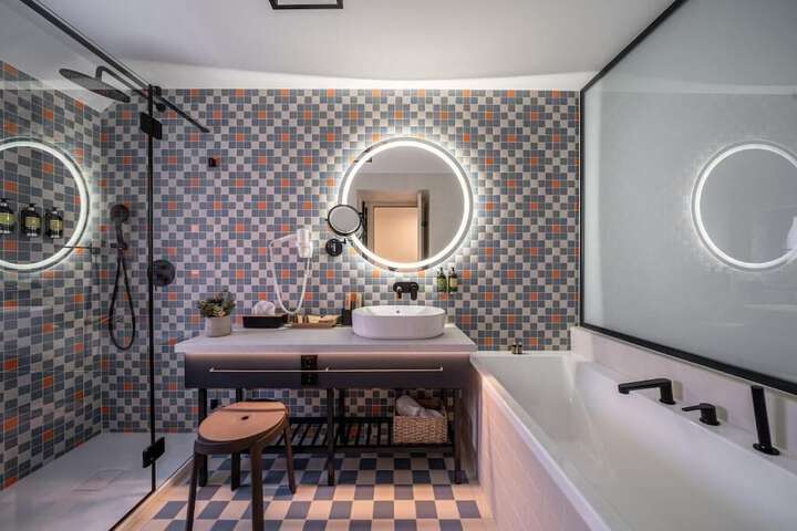 Room 47 of 53